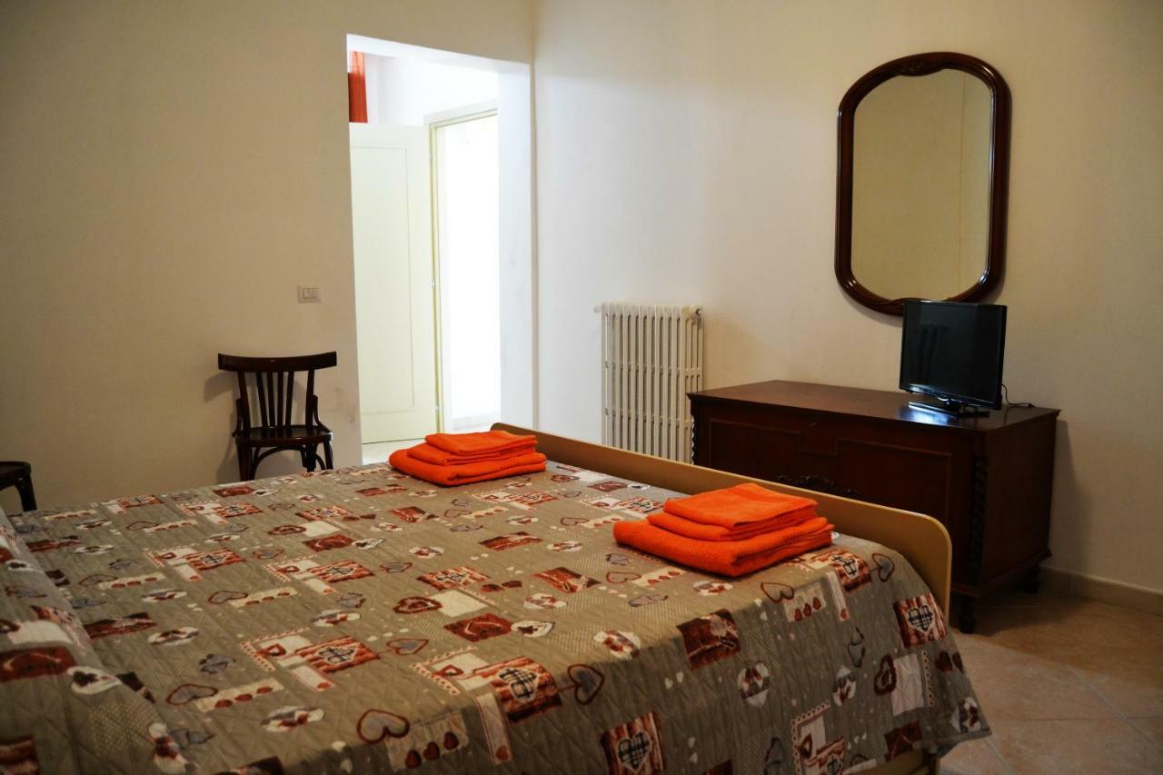 Bed and Breakfast I Due Tesori Сан-Чезаріо-ді-Лечче Екстер'єр фото