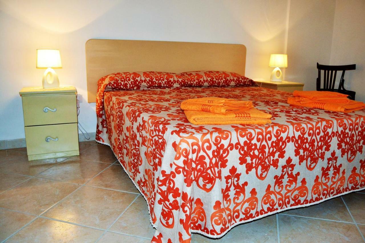 Bed and Breakfast I Due Tesori Сан-Чезаріо-ді-Лечче Екстер'єр фото